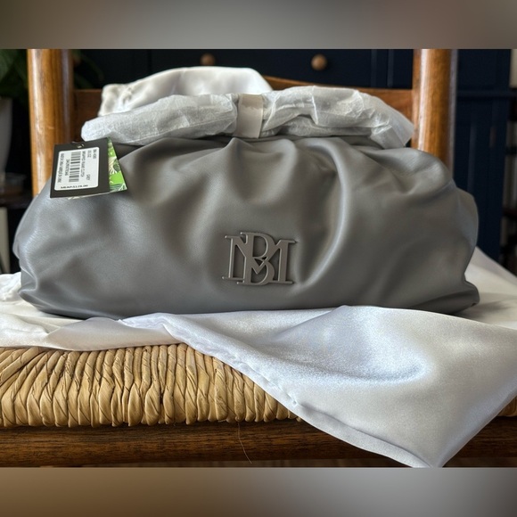 🖤 Badgley Mischka Gray Slouchy Shoulder Bag Soft Faux Leather Chain Strap NWT - Picture 1 of 13